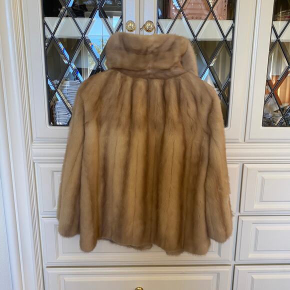 Med / Large Vintage Blonde Mink Fur Coat with Pleated Satin Lining - Picture 6 of 16